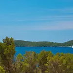Dragon Bay - Falkor