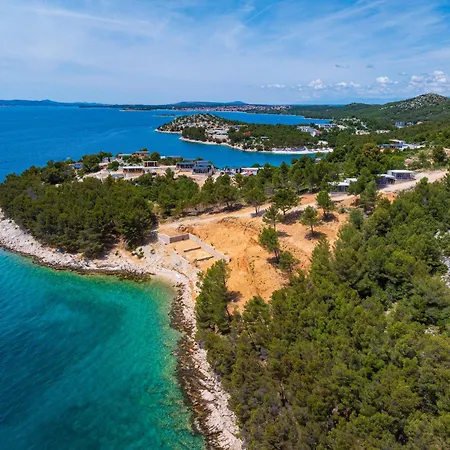 Dragon Bay - Falkor